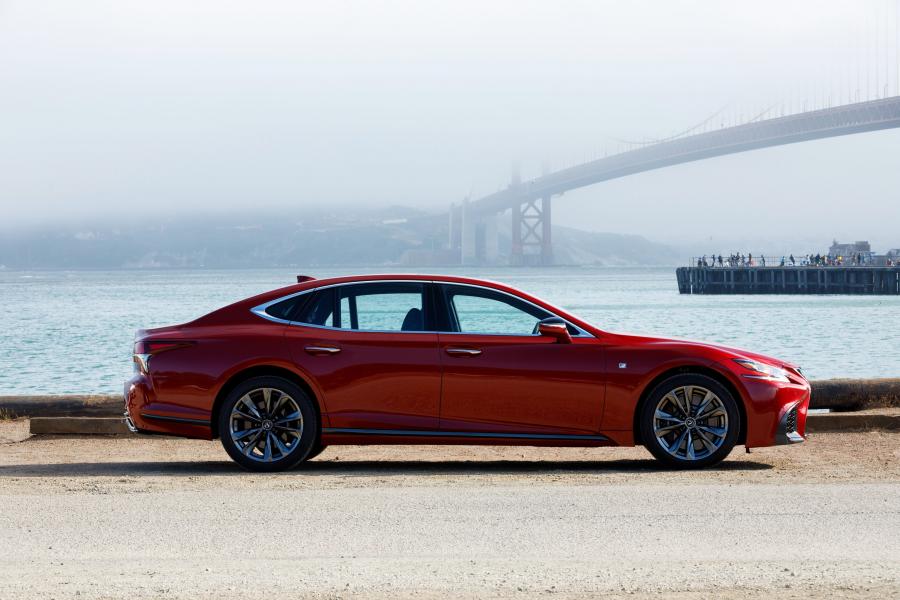  Lexus LS500 AWD F-Sport 2017 года  (NA) (фото 26 из 30)
